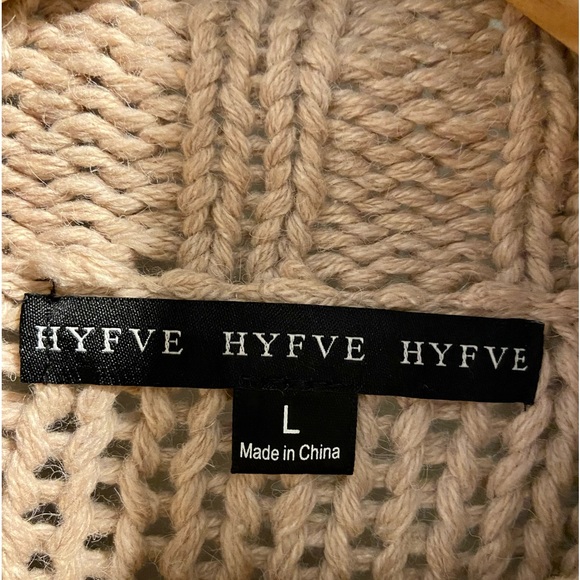 Blush Pink chunky knit sweater - Picture 2 of 5